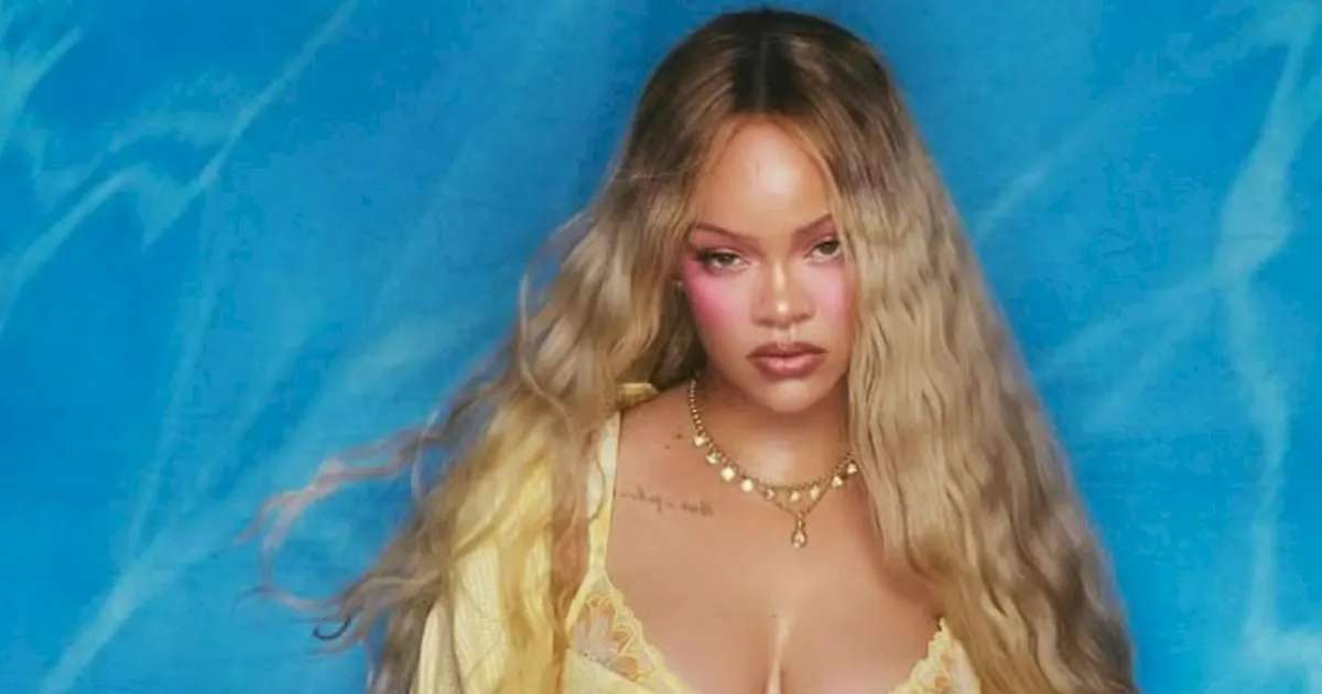 Rihanna estrela capa da ELLE e mantém mistério sobre retorno aos palcos