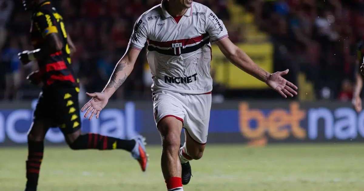 Rafael Gava bate recorde de assistências e vive alta no Botafogo-SP; veja números
