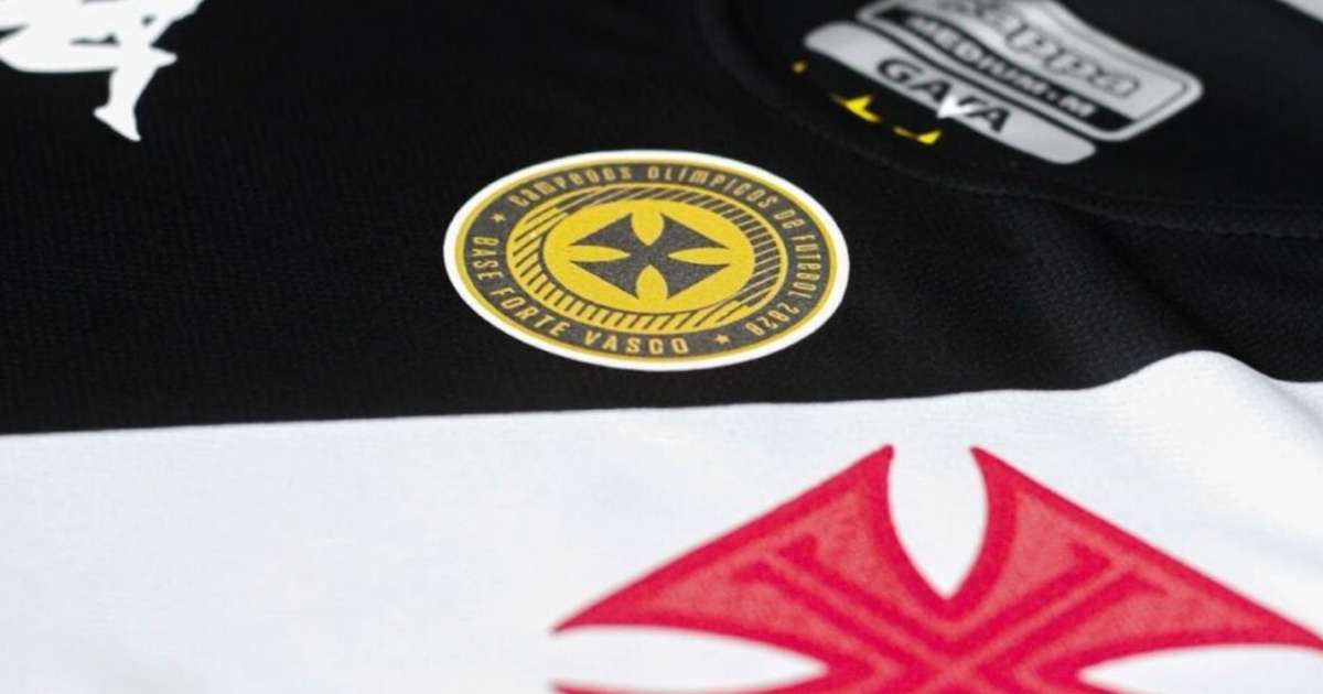 Vídeo: jogada ensaiada do Vasco viraliza por motivo inacreditável 