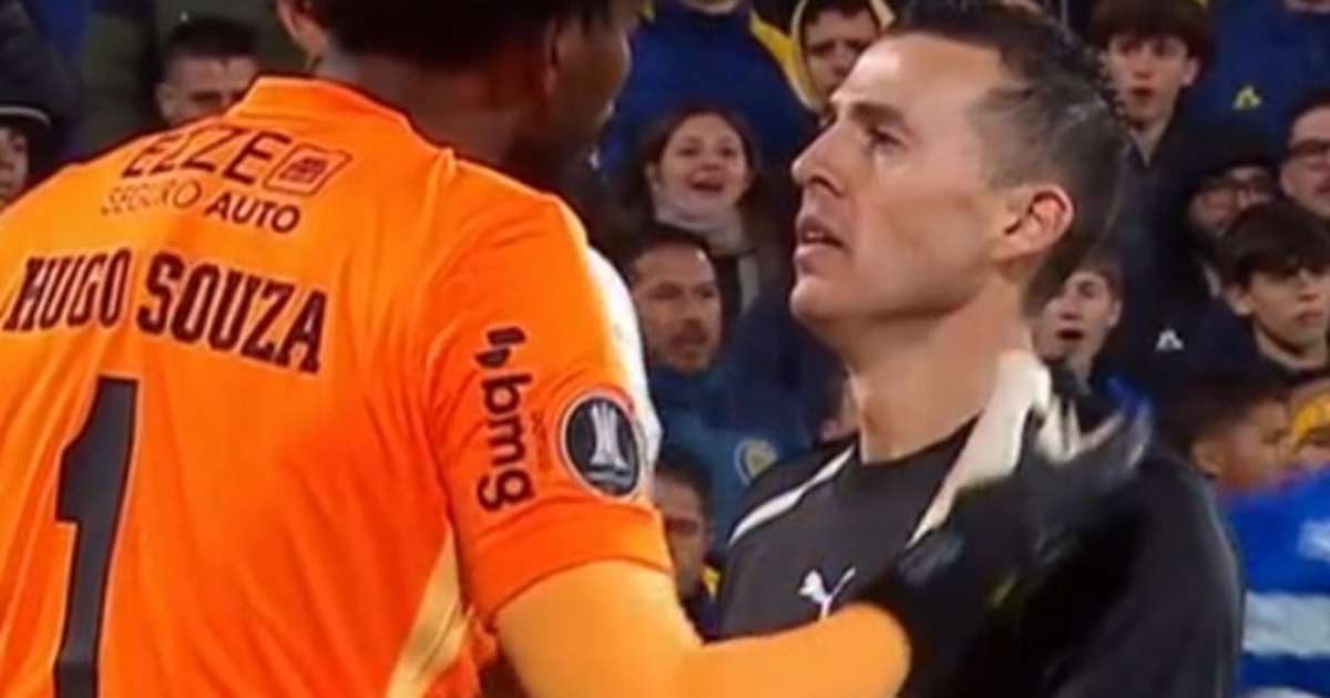 Hugo Souza Indica Racismo e Árbitro Aplica Protocolo de Combate Durante Confronto entre Rosario Central e Corinthians