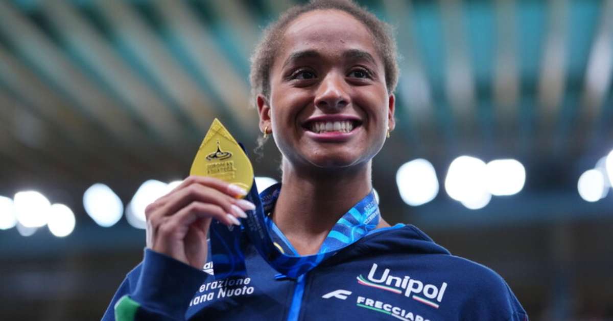 Conheça a nadadora Sara Curtis, nova estrela do esporte italiano