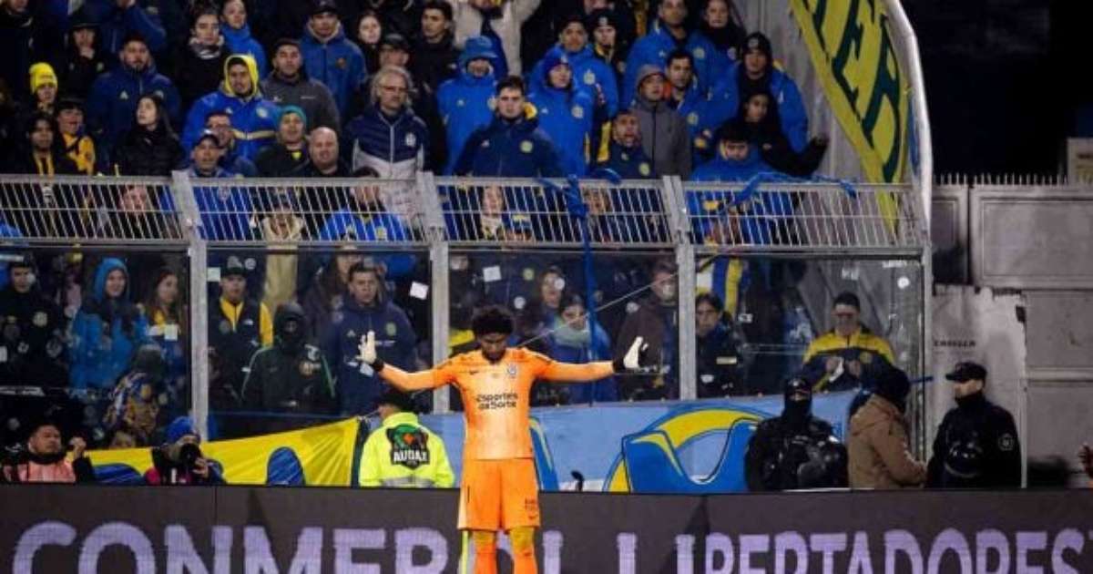 Corinthians solicita apuração rigorosa sobre ofensas racistas direcionadas a Hugo Souza