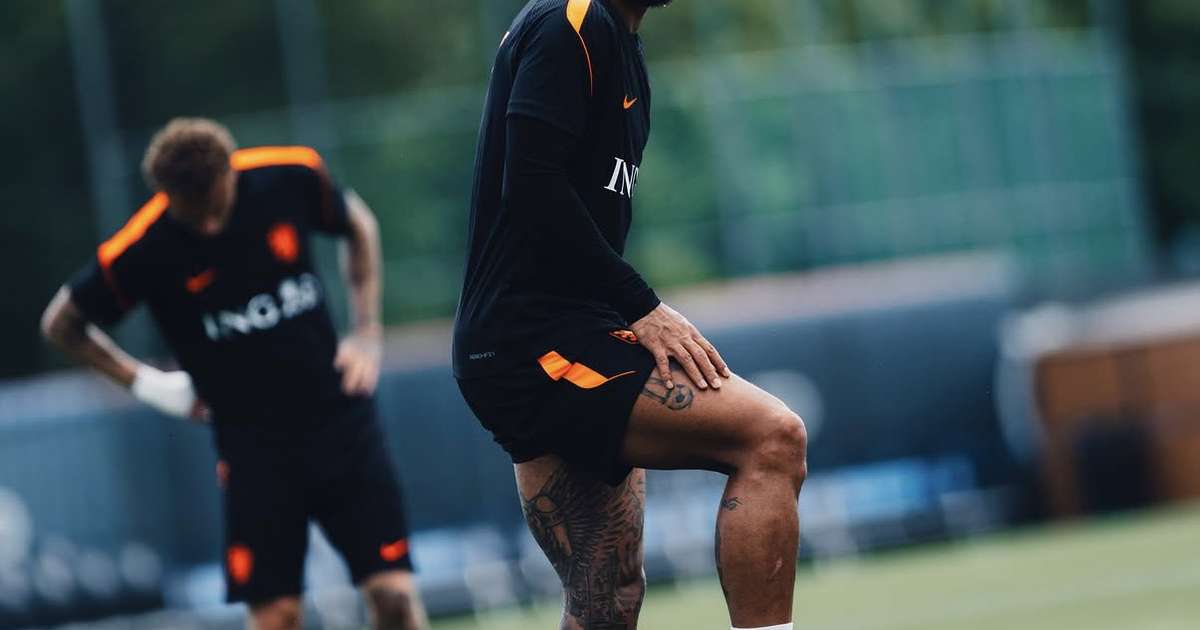 Corinthians em Negociações: Depay Mostra Disposição para Retorno
