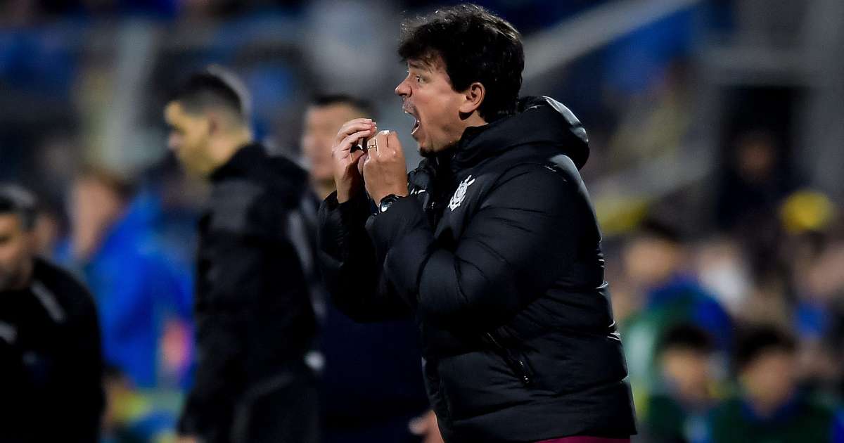 Fernando Diniz Analisa Novos Desafios no Ataque do Corinthians