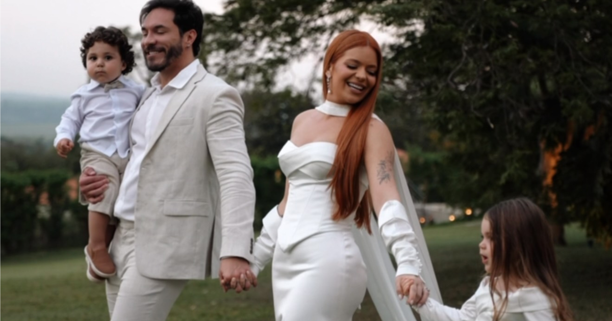Viih Tube e Eliezer oficializam casamento no civil em cerimônia íntima