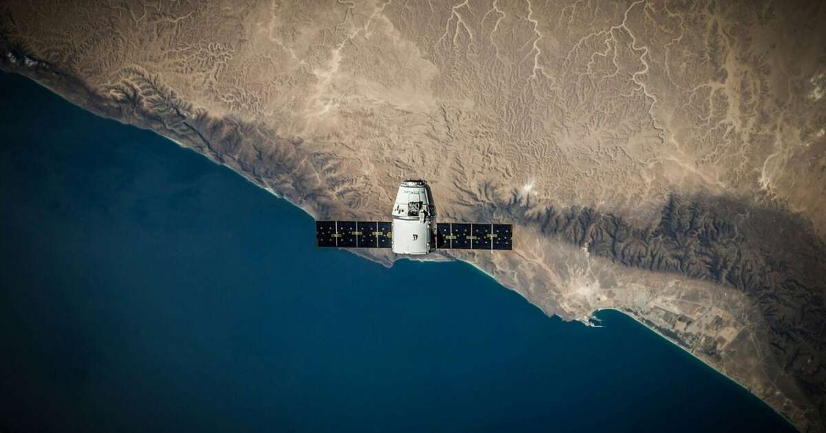 Elon Musk quer resolver o problema energético da IA no espaço; o preço a pagar é perder a capacidade de ver as estrelas