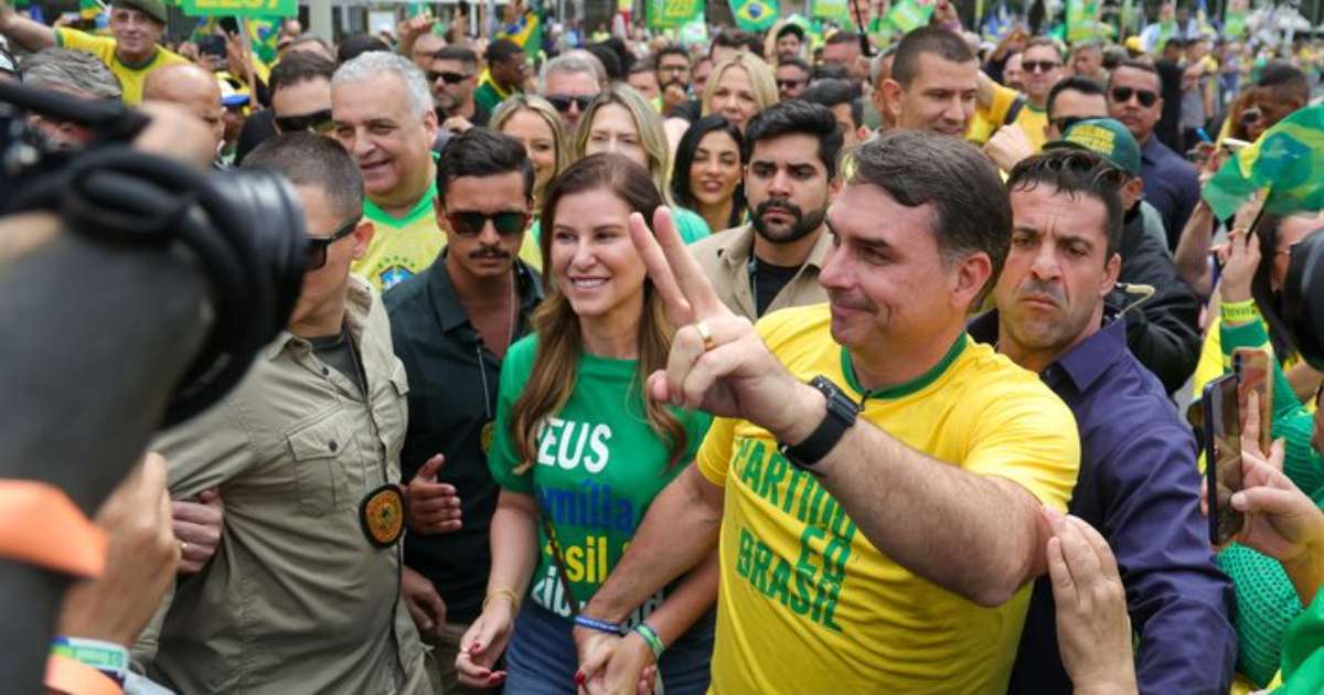 Ato de Flávio reúne 8,9 mil pessoas no Rio, estima USP/Cebrap; comício de Lula não teve medição