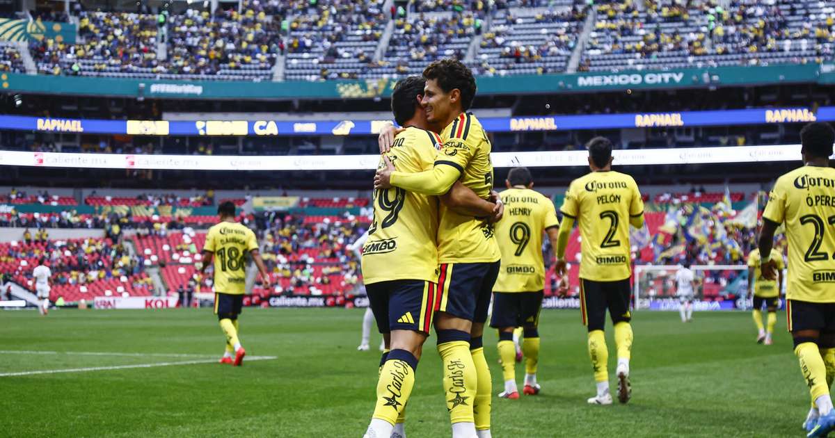 Ídolo Palmeirasense Marca e Conduz América do México à Vitória