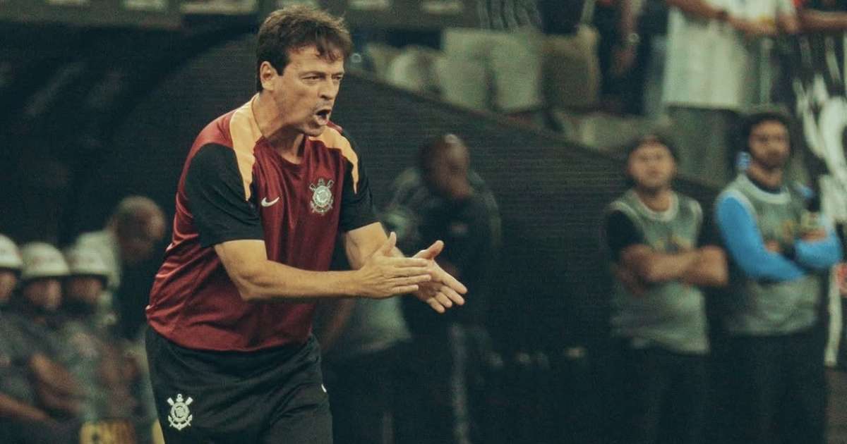 Diniz Analisa Escalação do Corinthians e Renova Esperanças na Permanência de Memphis