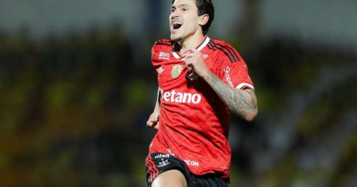 Flamengo Brilha Sob a Lua Cheia e Certa Impressionante Vitória por 5 a 0 no Maião