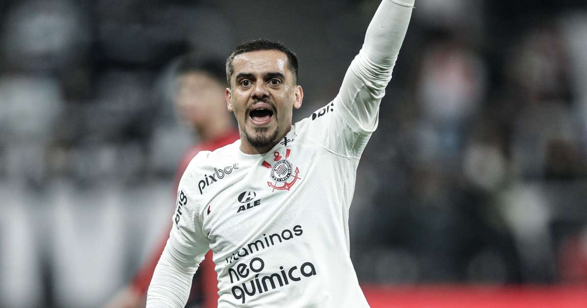 Fagner revela detalhes sobre sua saída do Corinthians: 