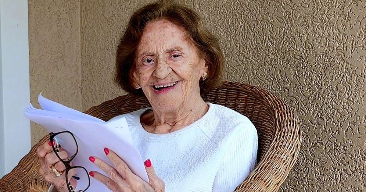 Actress Laura Cardoso Dies at 98