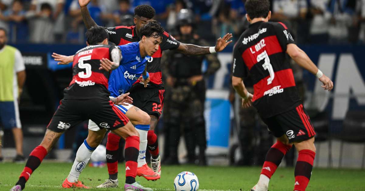 No Maracanã, Cruzeiro e Flamengo duelam por vaga nas quartas da Libertadores com histórico favorável ao Cabuloso