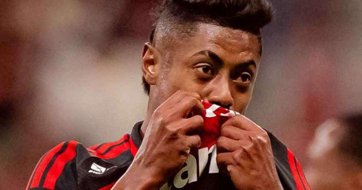 Flamengo é multado pela Conmebol após cartão amarelo de Bruno Henrique; entenda os valores envolvidos