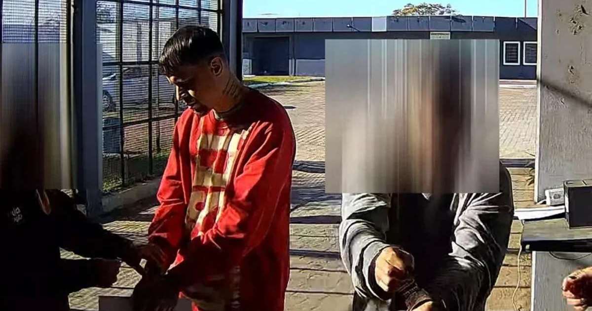 Apenado que saiu pela porta da frente de presídio com alvará falso é preso com fuzil em Cachoeirinha