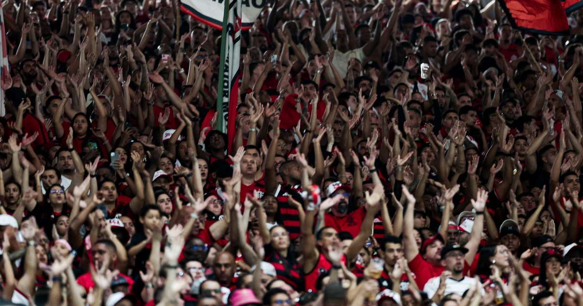 Torcida do Flamengo Encanta: Emoção e Paixão nas Arquibancadas