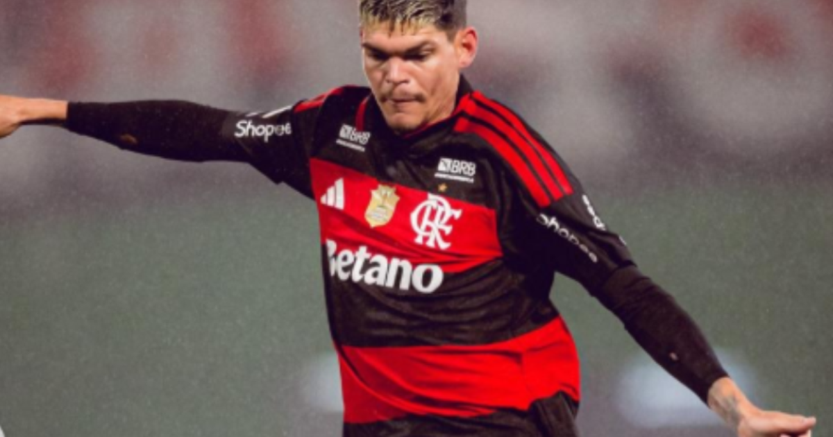 Ayrton Lucas comenta sobre a necessidade de um novo lateral no Flamengo