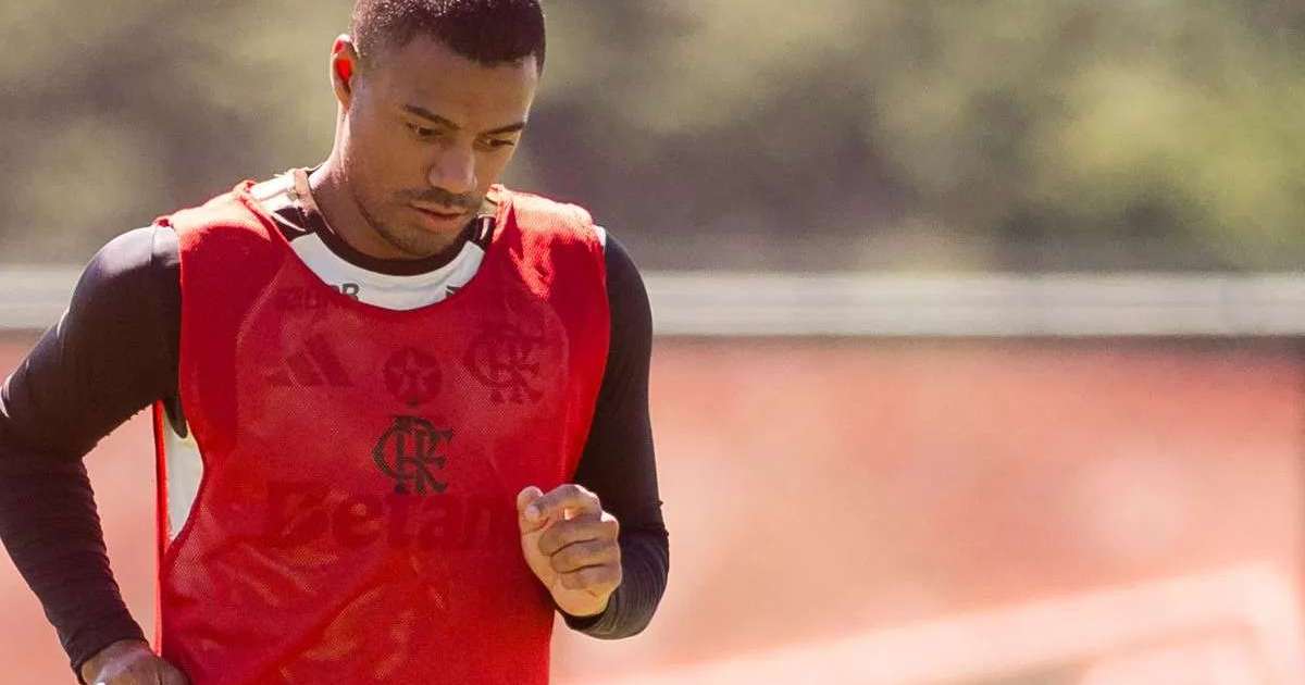 Peñarol Avalia Alternativas Após Impasse em Negociação com Nicolás De La Cruz do Flamengo