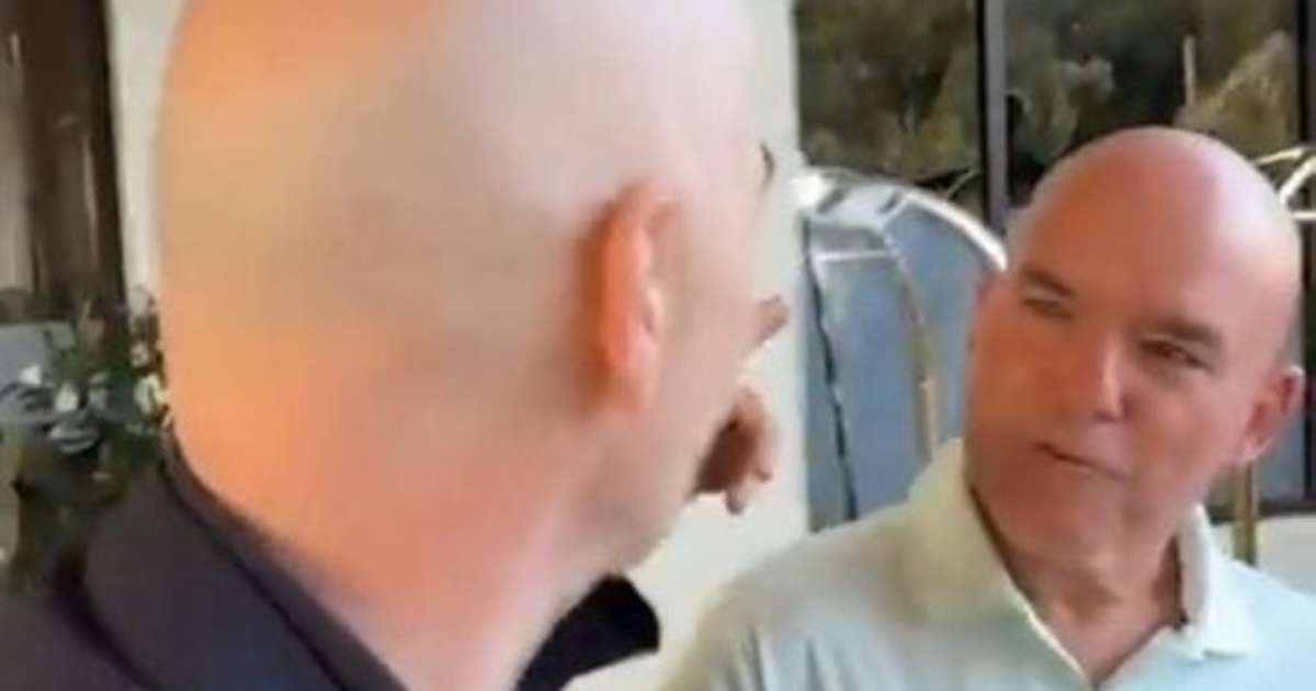 Infantino zomba de repórter careca em meio a crise na Fifa
