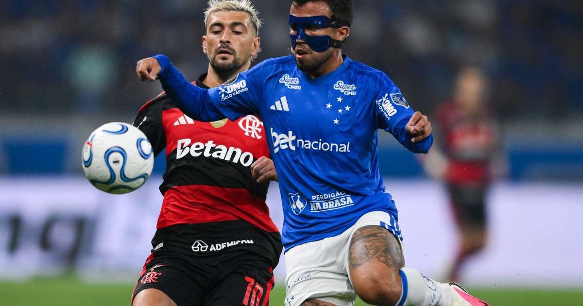 Em busca do G4, Cruzeiro enfrenta Flamengo em duelo decisivo no Mineirão