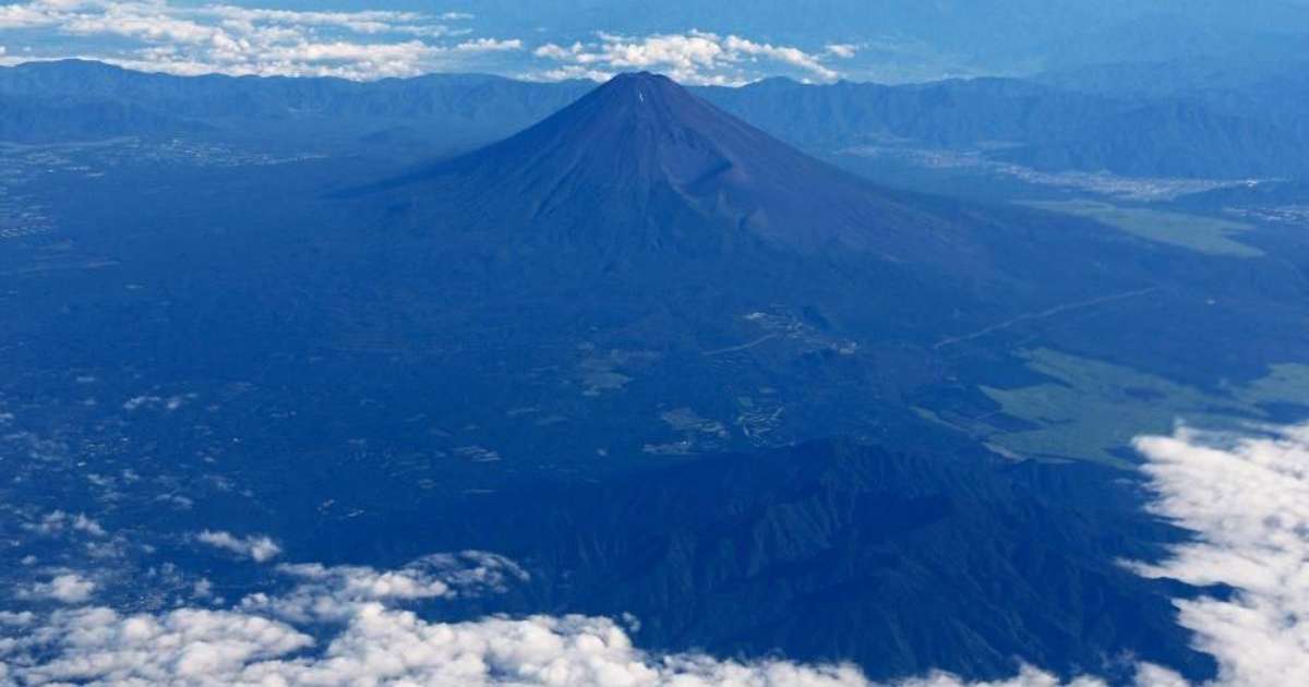 Pai deixa filho de 7 anos sozinho em caminhada no Monte Fuji