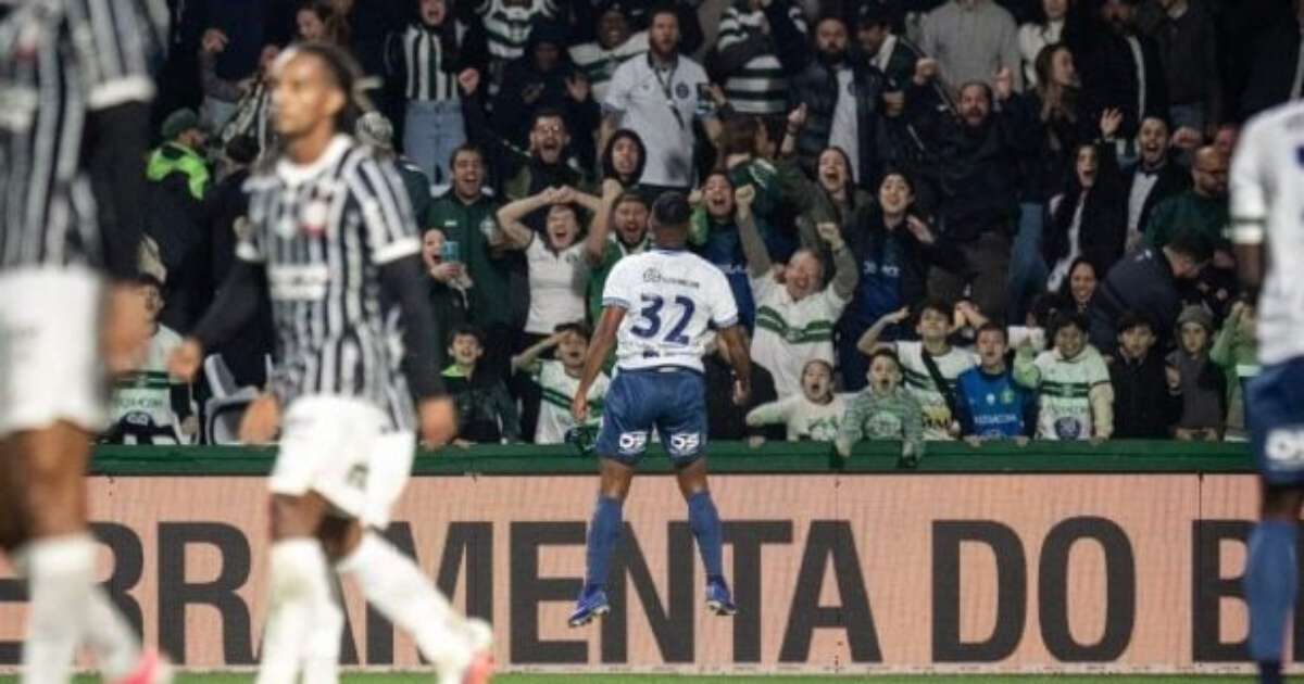 Corinthians é superado pelo Coritiba e vê chances de G4 se distanciarem