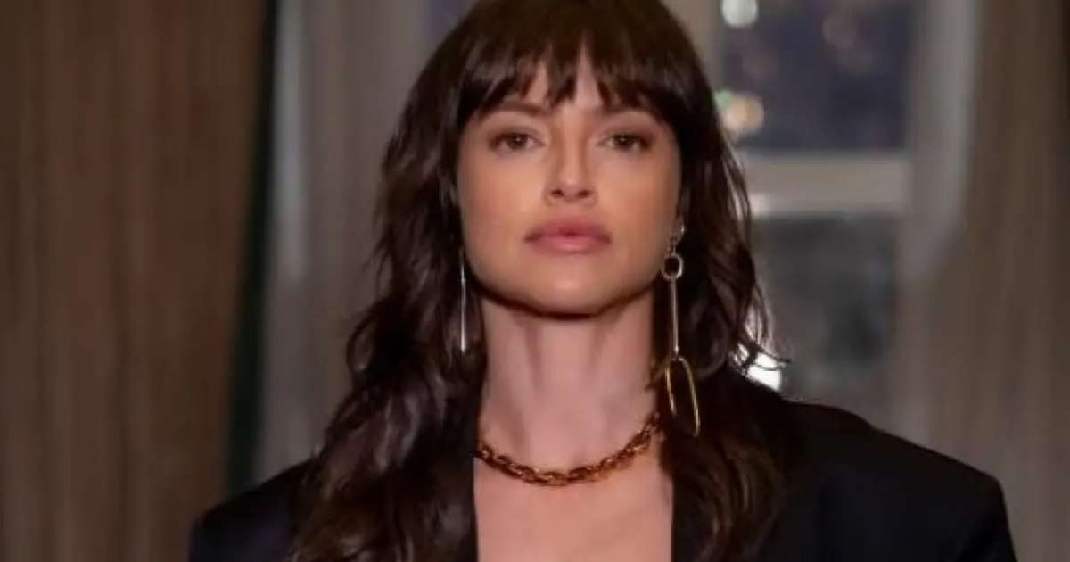Agatha Moreira arrasa em cena de lingerie e causa polêmica em Quem Ama Cuida
