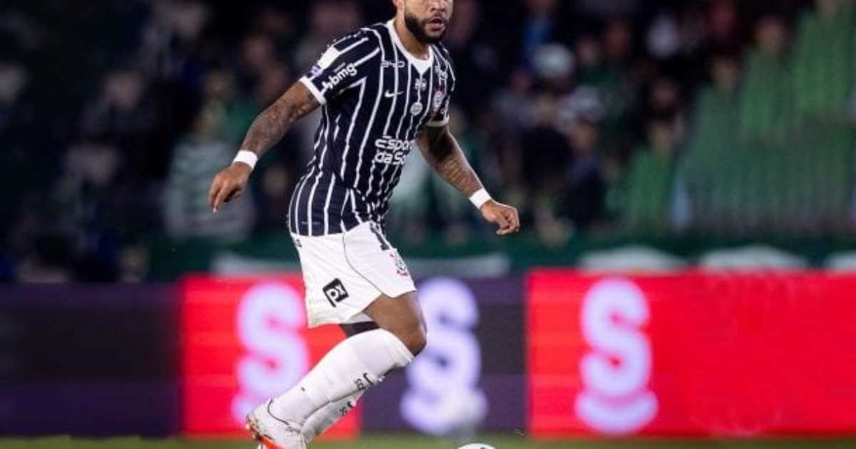 Marcelo Paz comenta sobre polêmica música de Memphis Depay