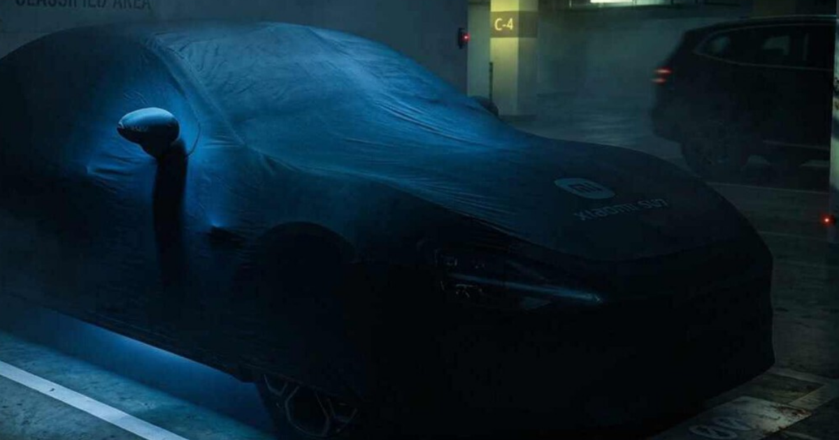 Um sedã, três SUVs, um supercarro e um Concept Car: Xiaomi Auto não para. Que novo veículo é este escondido sob a lona?