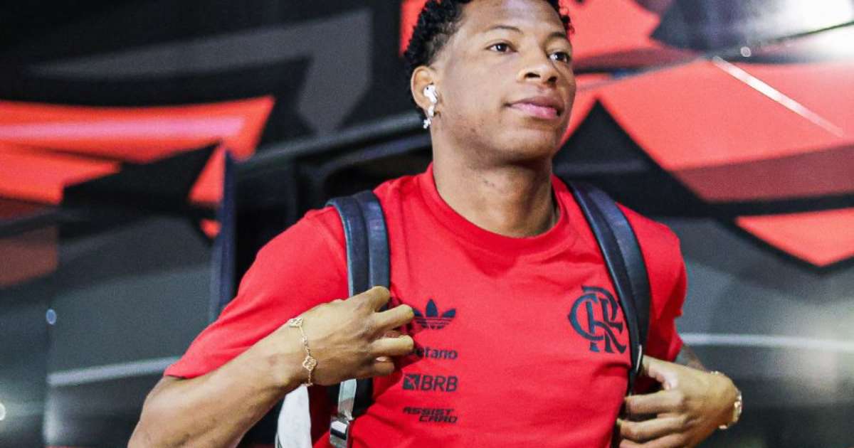 Gonzalo Plata se despede de jogadores do Flamengo