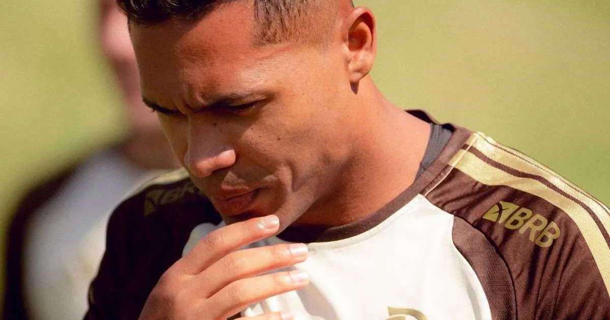 Flamengo ganha problema com Alex Sandro antes do jogo contra o Botafogo; saiba detalhes
