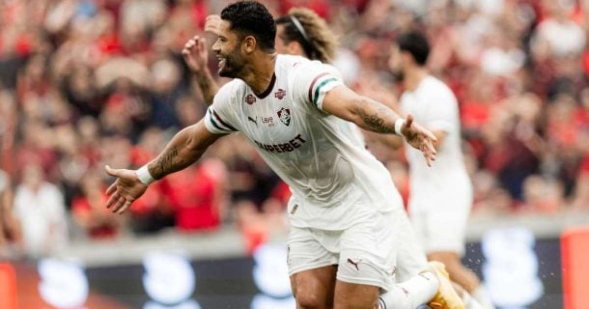 Hulk supera desconfiança e vira protagonista do ataque do Fluminense