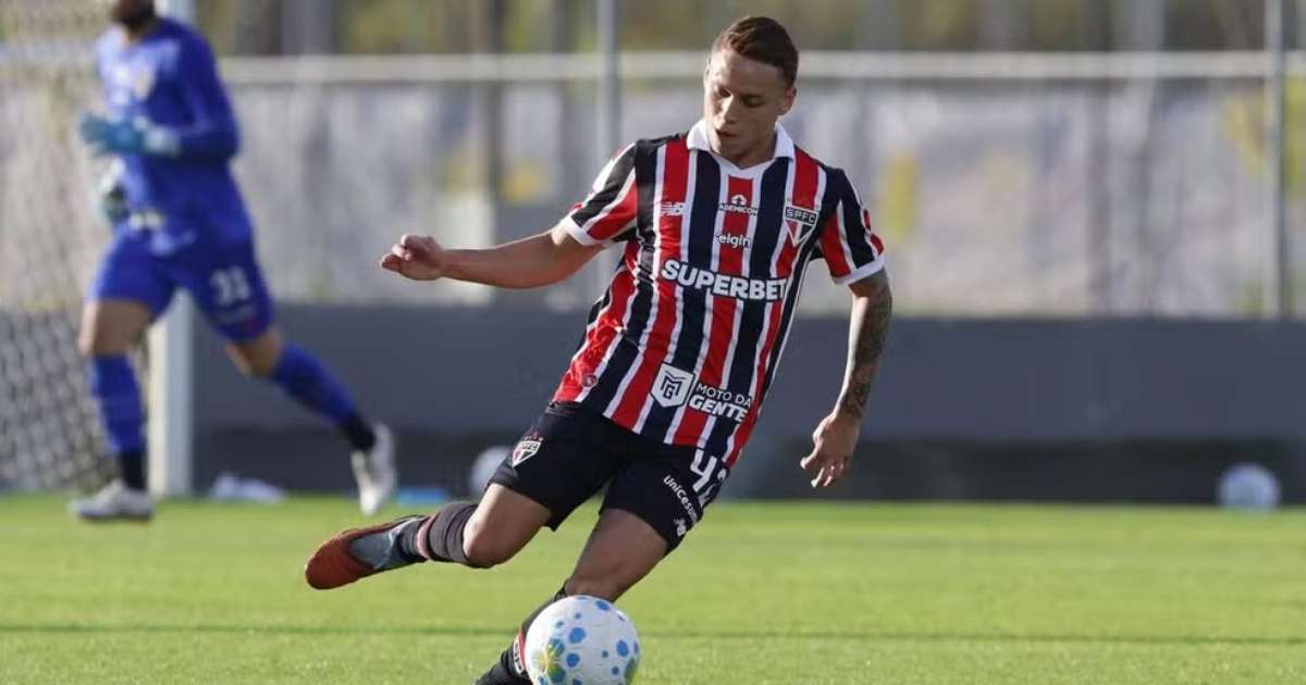 São Paulo encaminha empréstimo de lateral para time do exterior