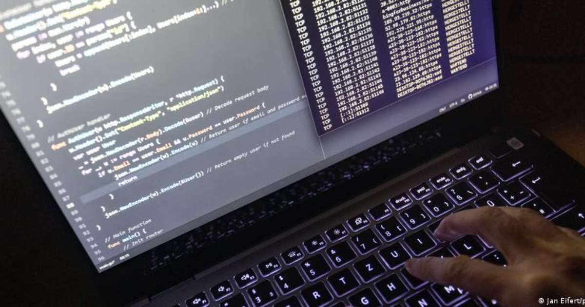 Berlim não cede à chantagem, e hackers vazam milhões de documentos