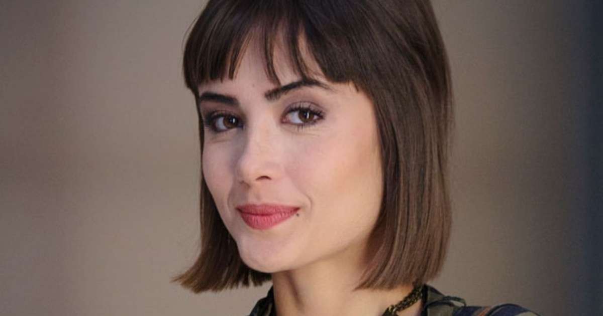 Maria Casadevall quebra discrição e aparece em raro registro com a namorada