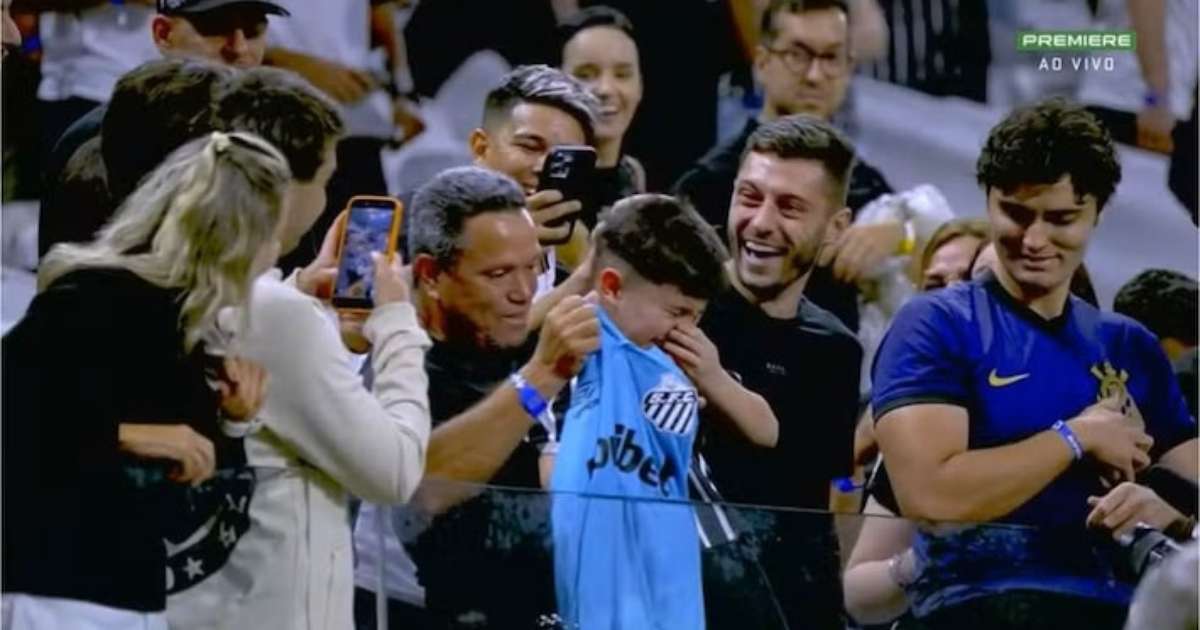Polícia reconhece torcedores que xingaram criança que pediu camisa de Neymar
