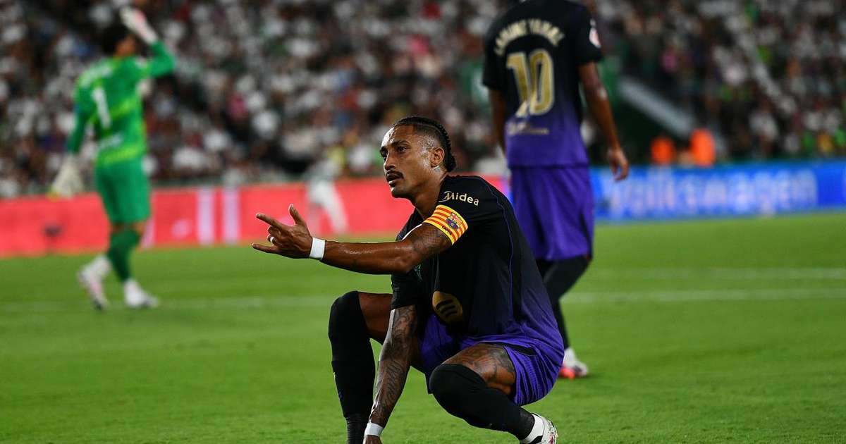 Raphinha iguala marca de Messi após goleada do Barcelona sobre o Valencia