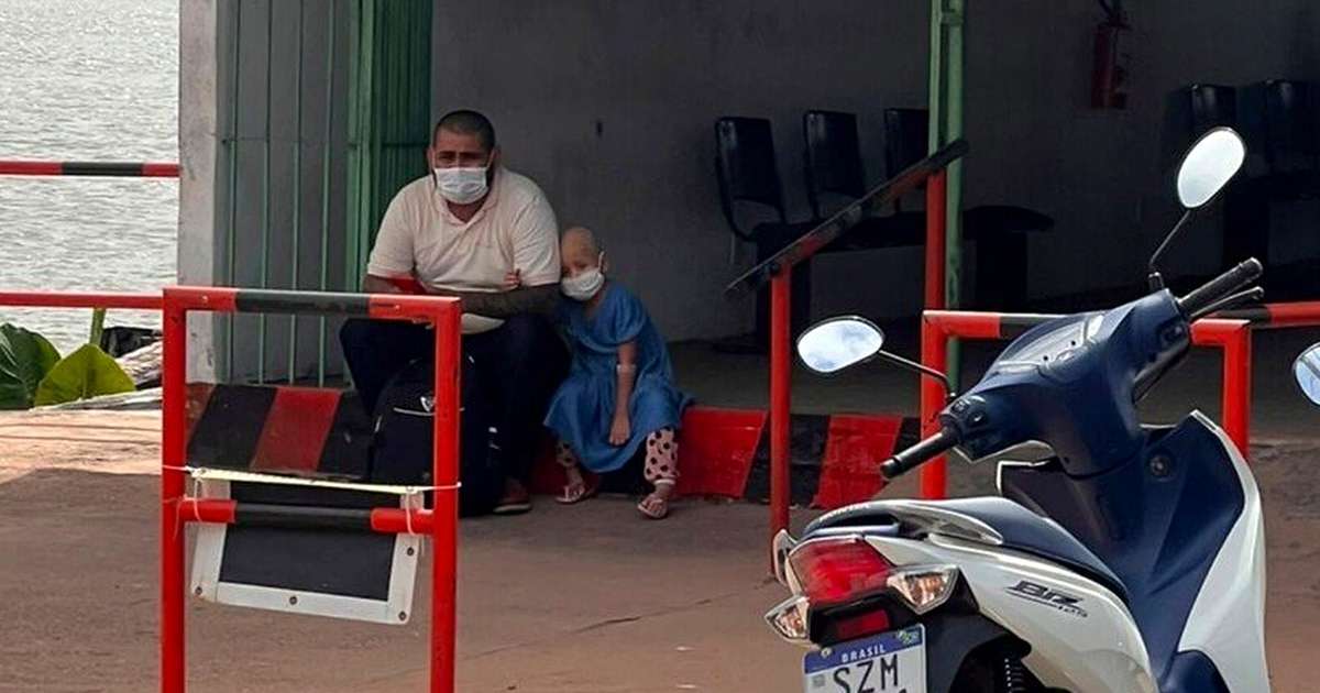A batalha da pequena Esther contra o câncer infantil e a perda da mãe
