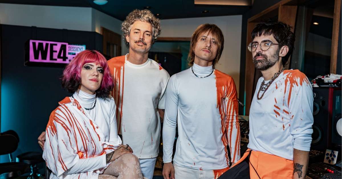 Supercombo critica extrema-direita em show no Rock in Rio 2026 e transmissão é cortada