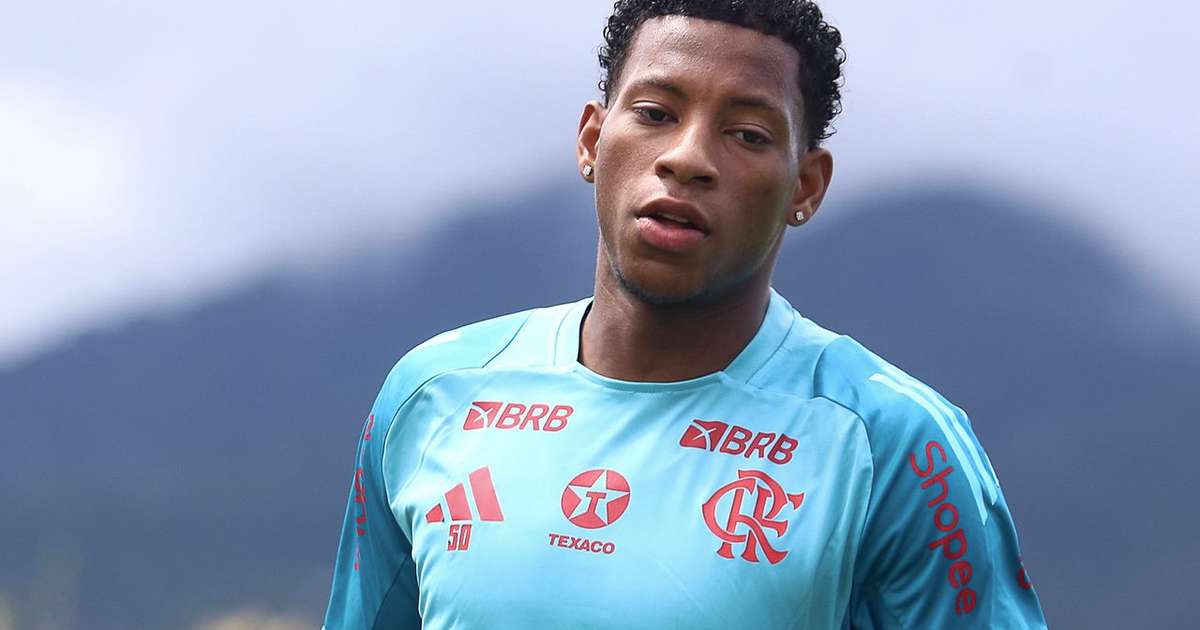 Plata se manifesta após negociação frustrada com clube russo e se diz '100% comprometido' com o Flamengo