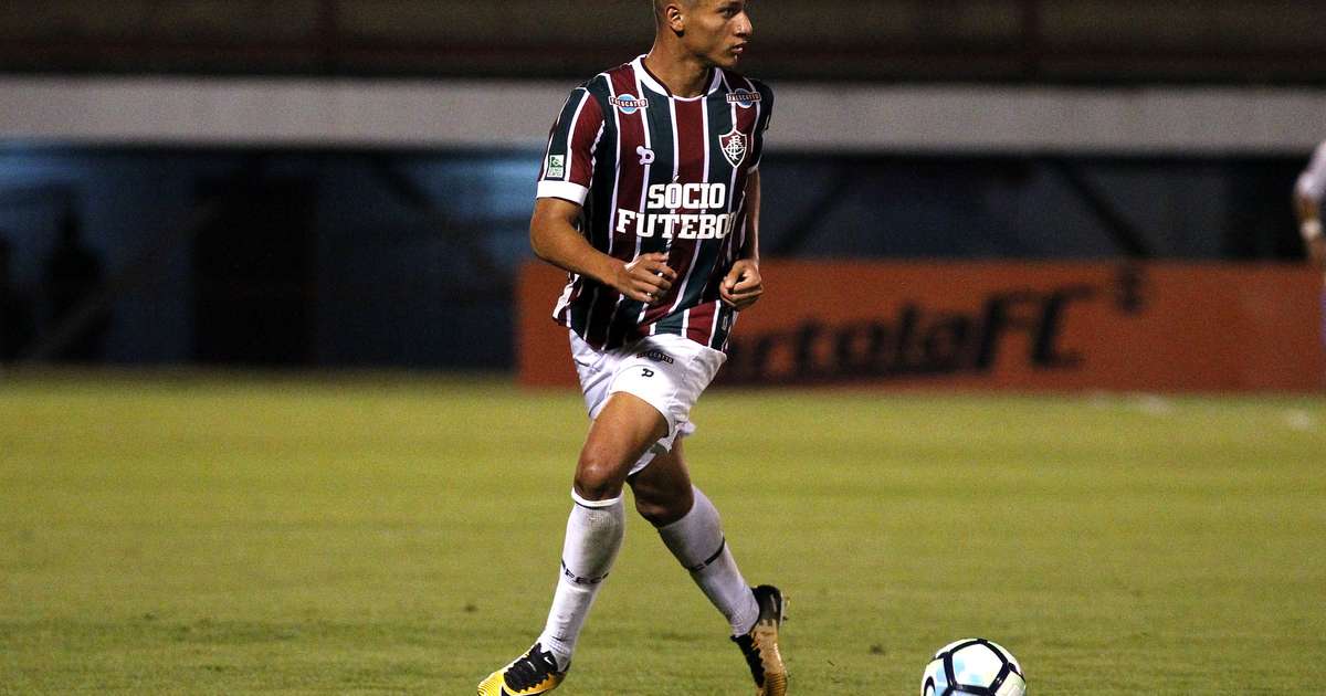 Richarlison no Brasil? Encostado no Tottenham, atacante vira alvo de torcida rival do Fluminense