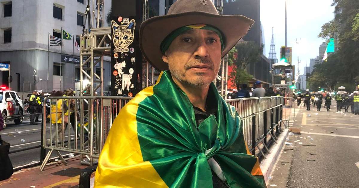 Morador do interior de SP faz bate e volta e diz que veio ao ato com Flávio para expressar o 'sentimento de patriotismo'