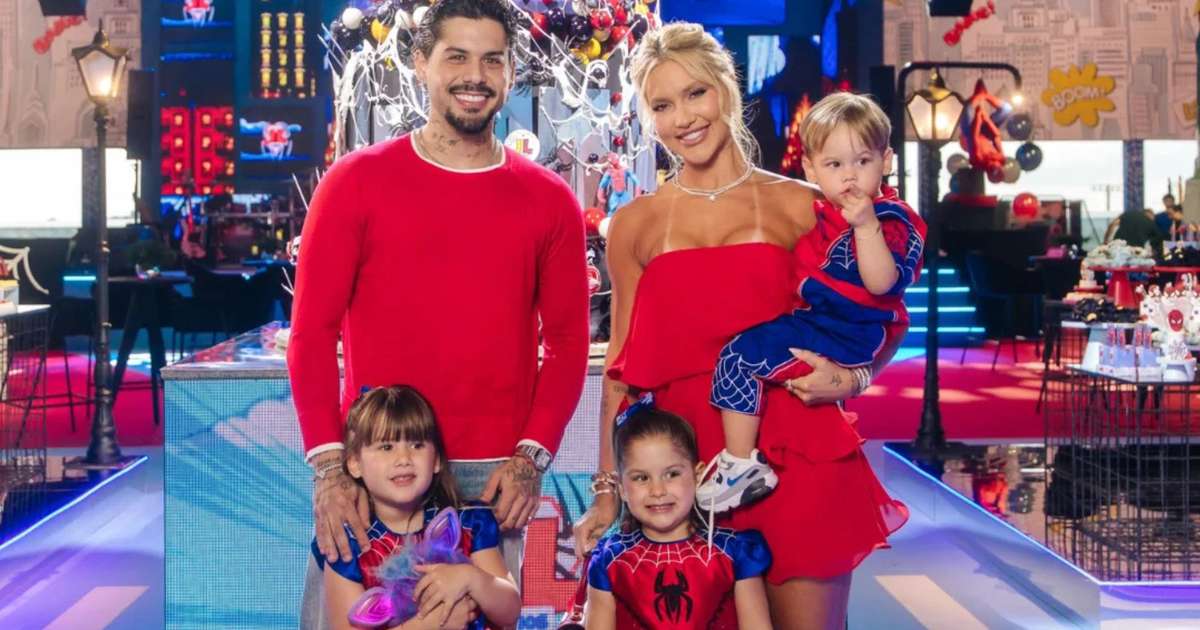 Com 3 metros e detalhes em 3D, bolo de José Leonardo divide opiniões: 'Credo'