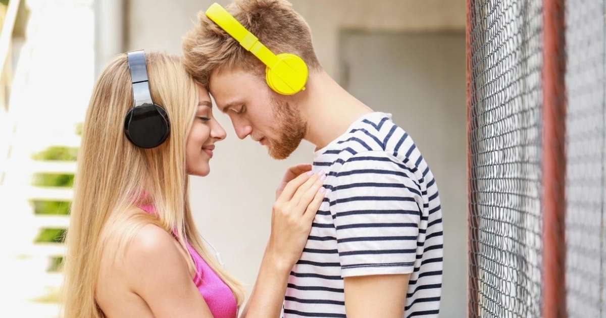 Seu gosto musical impacta no match? Pesquisa revela influências no amor