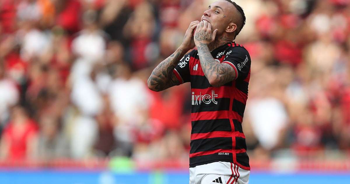 Cebolinha chega a SP e veste camisa de novo clube no Brasileirão
