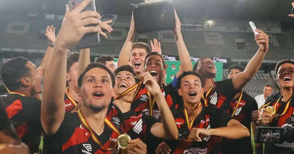 Athletico é campeão mundial sub-17 pela primeira vez — photo: Terra Futebol