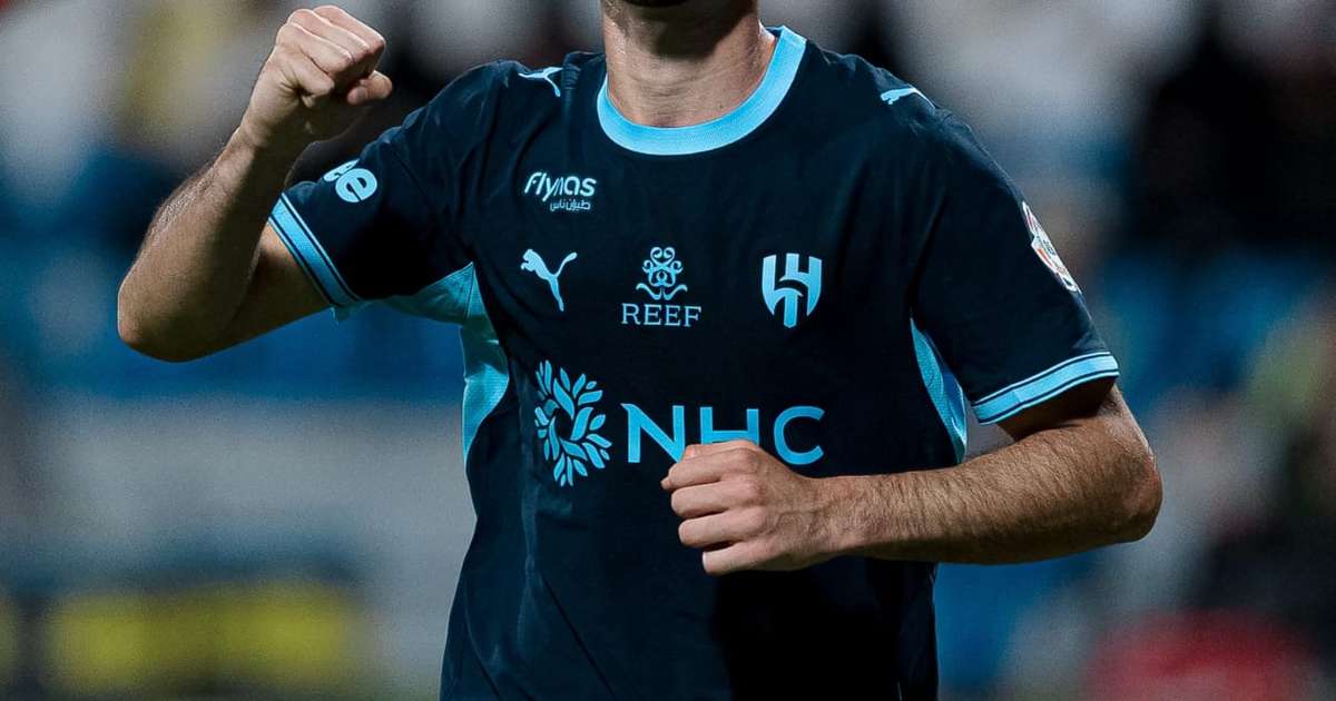 Martinelli brilha com hat-trick em estreia pelo Al-Hilal no Campeonato Saudita