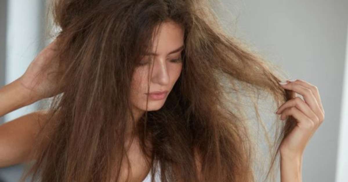 Cabelo áspero e embaraçando? Veja quando o acidificante pode ajudar