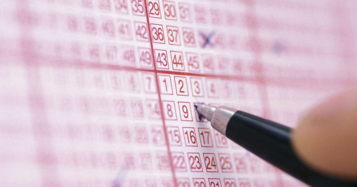 Homem é preso após se recusar a dividir prêmio de loteria de R$ 20 milhões