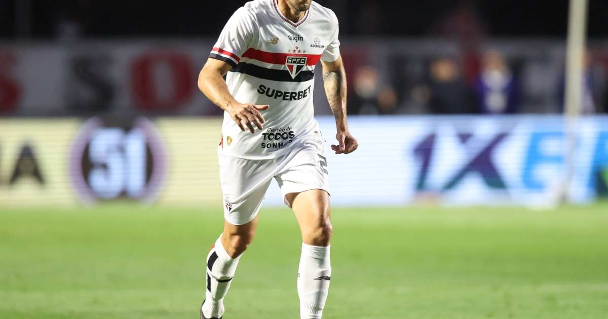 Tolói lamenta derrota com time alternativo e foca na Sul-Americana: "Prontos para reagir"